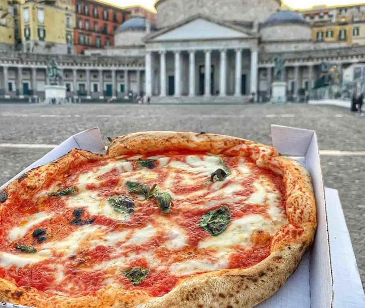 Your Central Wide Place - Min 31 Days Naples 0*,  Italy