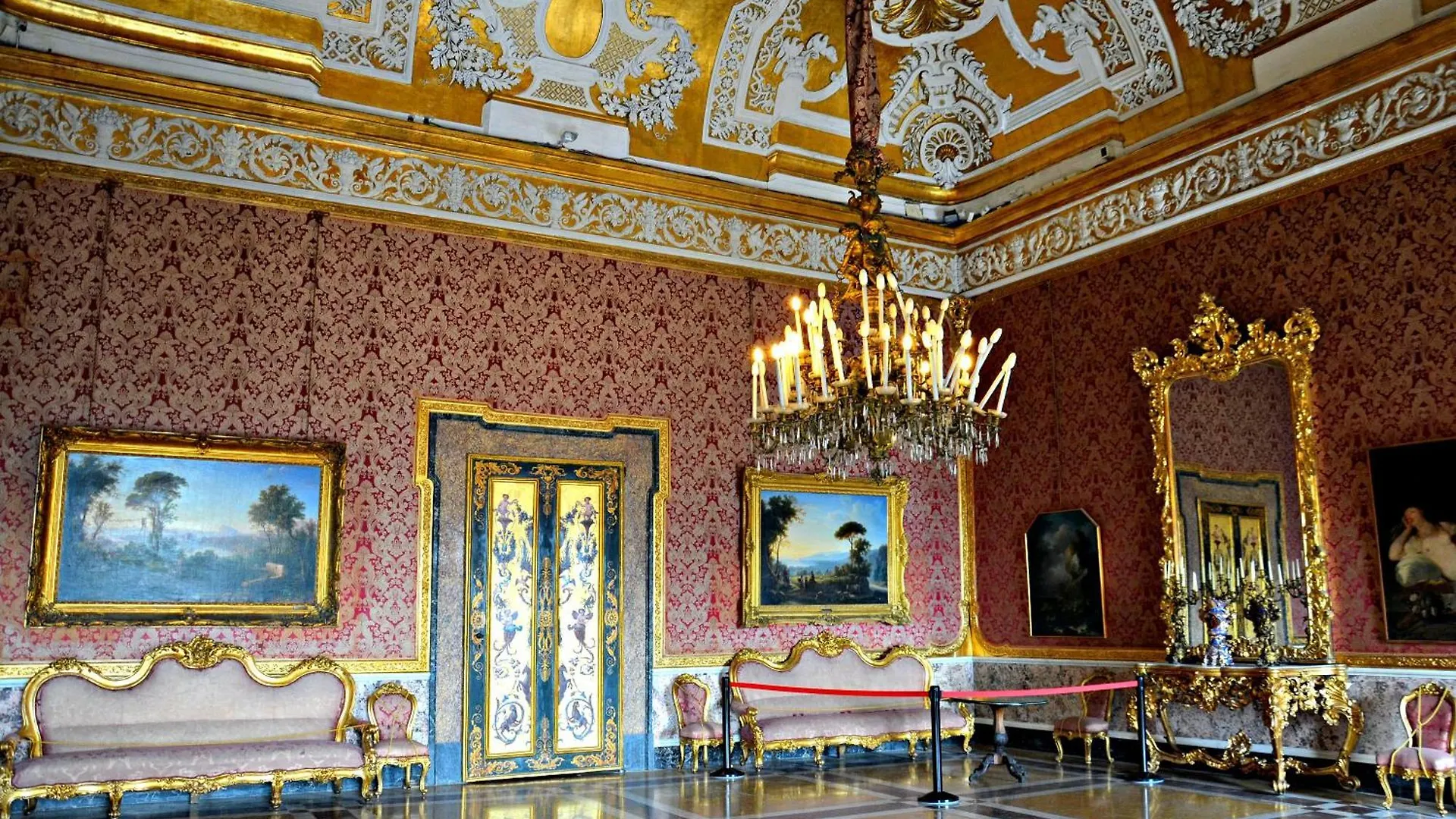 Your Central Wide Place - Min 31 Days Naples Apartment