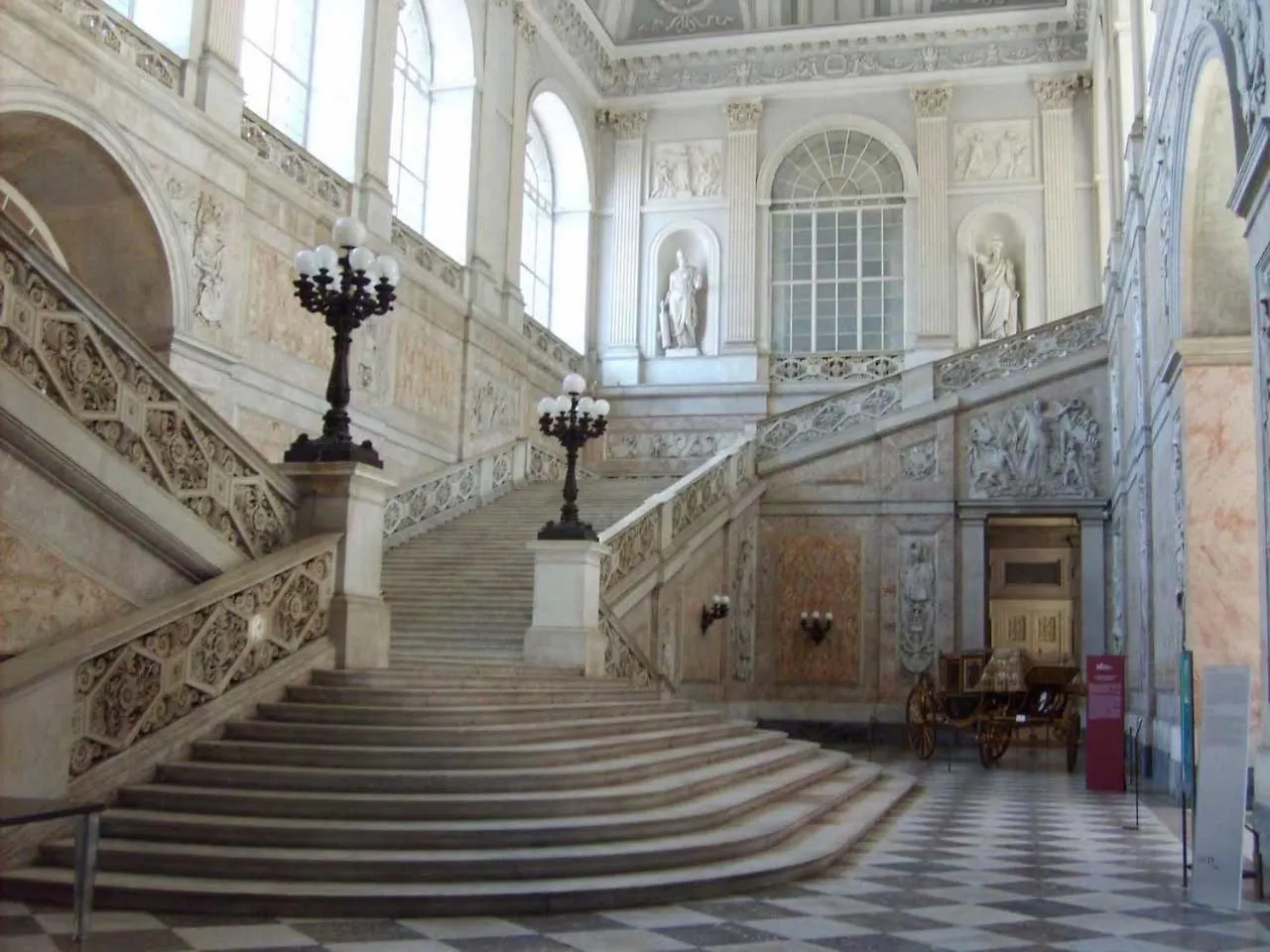 Your Central Wide Place - Min 31 Days Naples Italy
